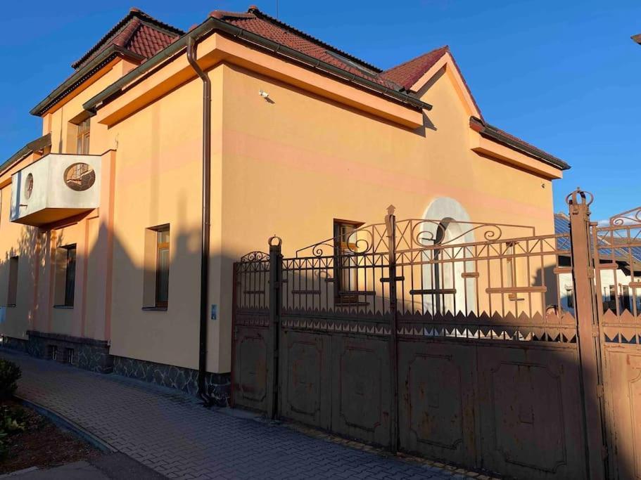 B12 - Bohdanecska 12 Apartment Pardubice Exterior foto
